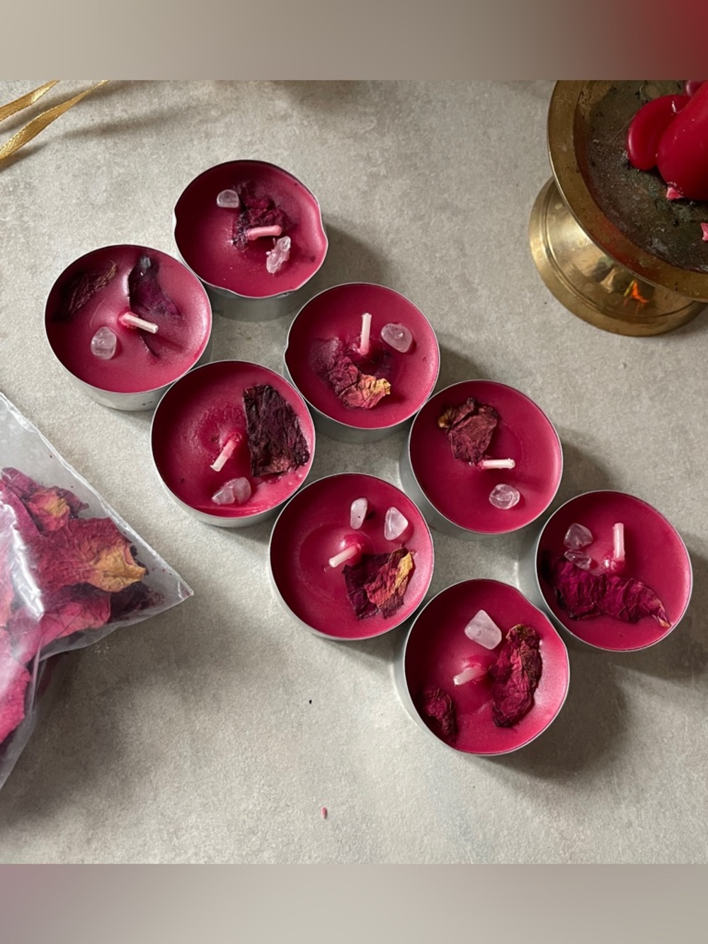 Love Spell 🩷 4x Reiki-charged crystal tealight candles rose quartz rose petals